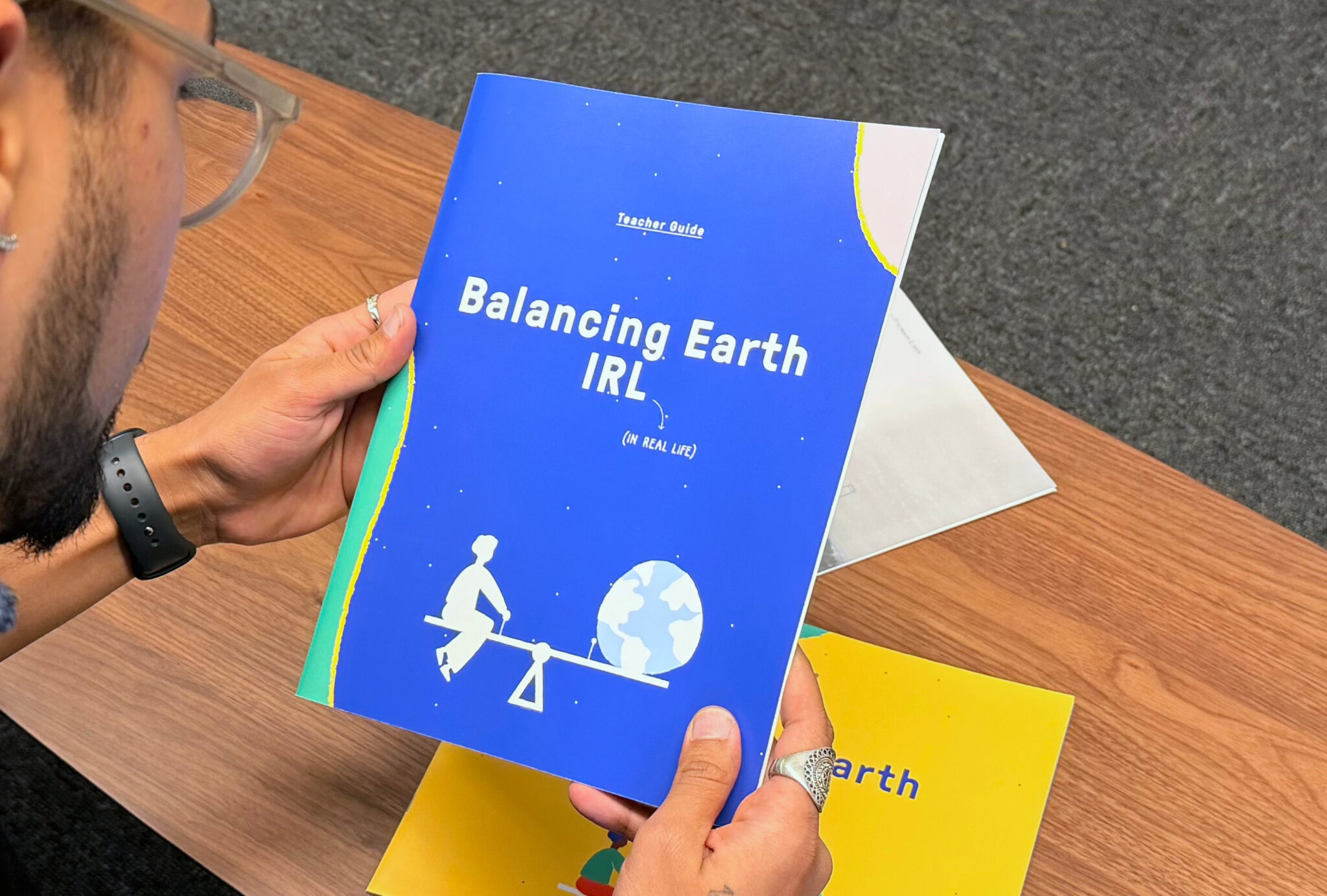 BalancingEarthIRL-Teacher2